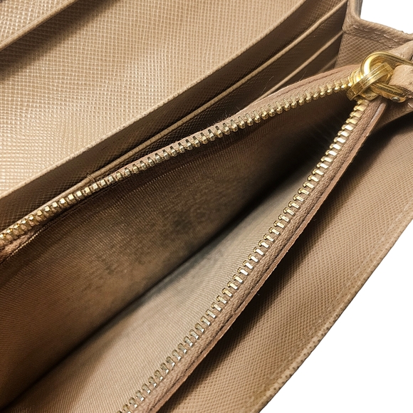 PRADA LONG WALLET - Picture 10 of 13